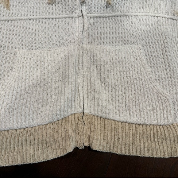 POL White/Tan Zip Up Hooded Sweater with Stars Size Medium NEVER WORN - Picture 12 of 16